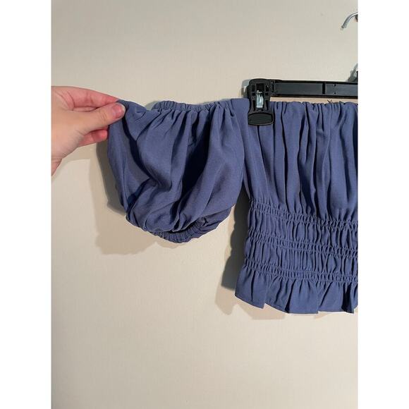 NWT Abercrombie & Fitch Blue Smocked Off Shoulder Crop atop Size Small - Picture 2 of 8